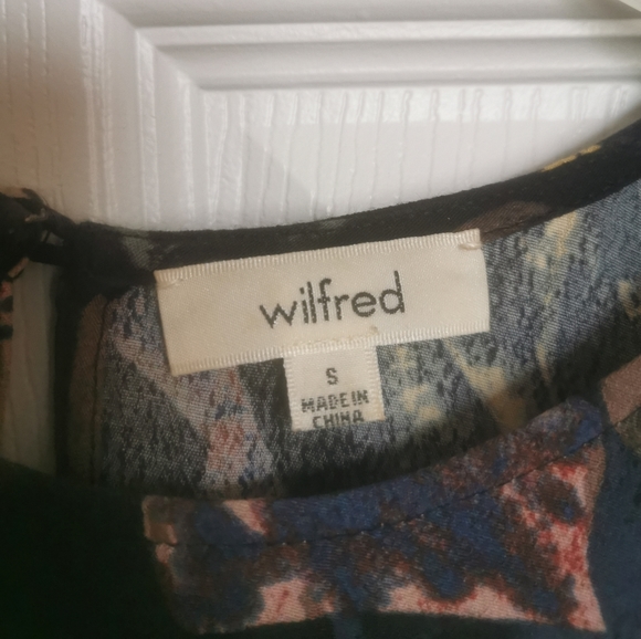 Aritzia Wilfred top size small - Picture 5 of 6